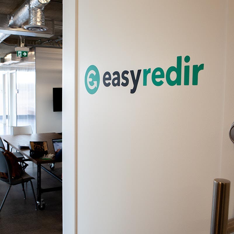 Door with EasyRedir logo